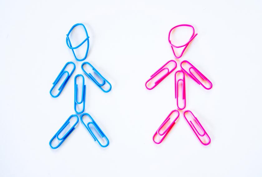 blue and pink paperclips